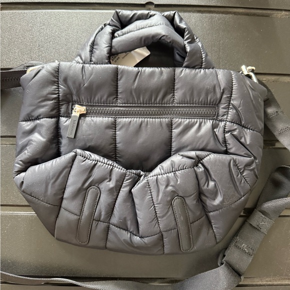 lululemon athletica Quilted Grid Crossbody - Picture 2 of 6